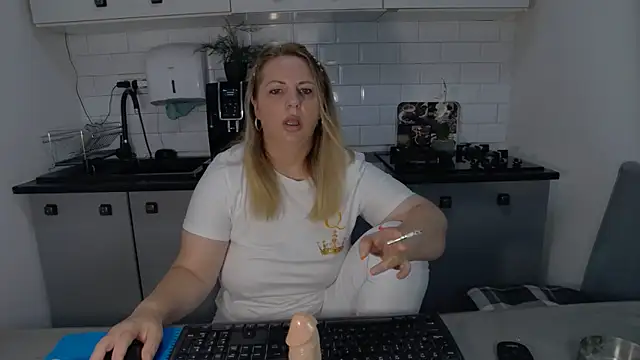 erikaerika online show from September 2025 07:23:01 AM