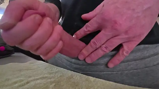 Snapshot of NylonHype chatting on March 2025 12:34:01 PM NylonHype online show from March 2025 12:34:01 PM