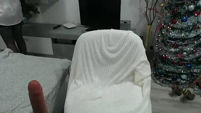 Snapshot of JullieMilf chatting on December 2024 05:03:01 PM JullieMilf online show from December 2024 05:03:01 PM