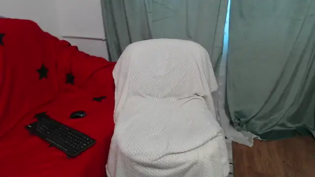 Snapshot of JullieMilf chatting on September 2025 08:42:02 AM JullieMilf online show from September 2025 08:42:02 AM