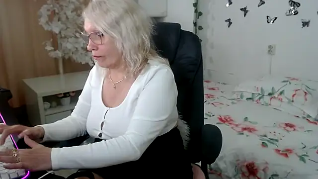 Ghertrude52 online show from May 2026 04:10:02 AM