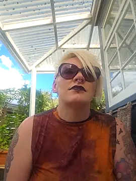 PinkTheHawk online show from November 2025 03:39:02 AM