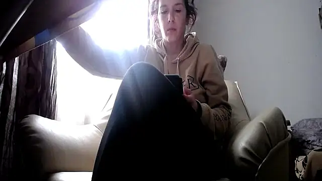 Snapshot of SexxyLety chatting on April 2026 09:57:02 AM SexxyLety online show from April 2026 09:57:02 AM