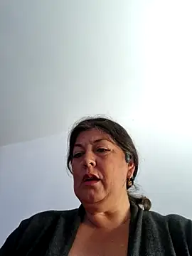 Snapshot of emma_tour chatting on January 2025 10:02:01 PM emma tour online show from January 2025 10:02:01 PM