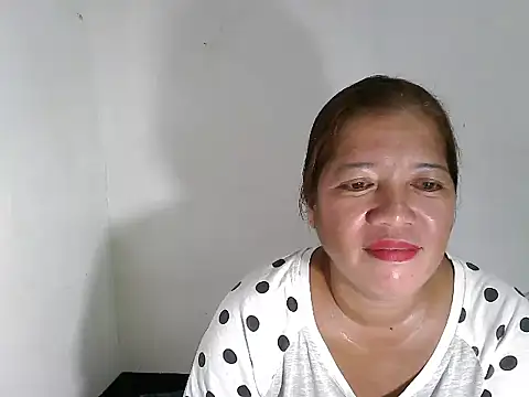 Snapshot of wethornypussy4u chatting on January 2025 07:03:01 AM wethornypussy4u online show from January 2025 07:03:01 AM