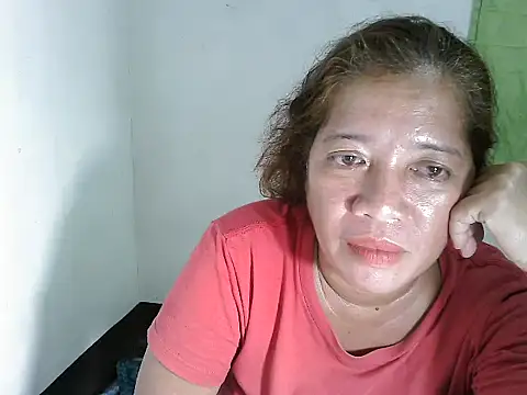 Snapshot of wethornypussy4u chatting on February 2025 01:27:01 PM wethornypussy4u online show from February 2025 01:27:01 PM