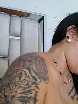 chelaqueen  online show from November 2025 06:54:01 PM