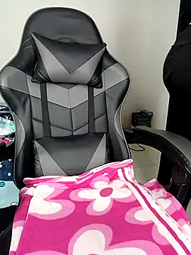 sandylau online show from February 2025 12:13:02 PM