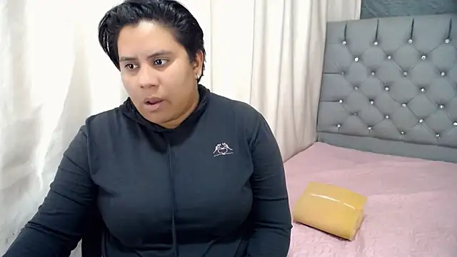 Snapshot of hotlesby4uxxx chatting on December 2024 07:44:01 PM hotlesby4uxxx online show from December 2024 07:44:01 PM