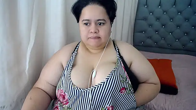 Snapshot of hotlesby4uxxx chatting on December 2024 10:47:02 PM hotlesby4uxxx online show from December 2024 10:47:02 PM