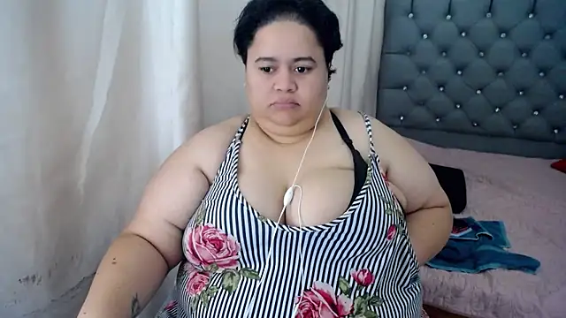 Snapshot of hotlesby4uxxx chatting on December 2024 11:03:02 PM hotlesby4uxxx online show from December 2024 11:03:02 PM