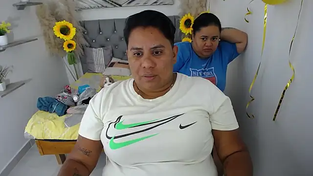 Snapshot of hotlesby4uxxx chatting on September 2025 12:23:01 AM hotlesby4uxxx online show from September 2025 12:23:01 AM