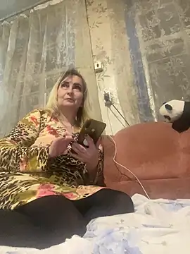 Irina2909xh online show from March 2025 04:33:02 PM