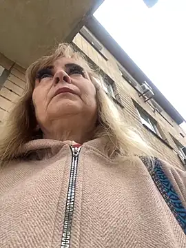 Irina2909xh online show from October 2025 01:19:01 PM