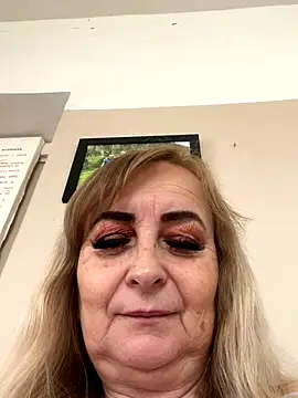 Irina2909xh online show from October 2025 10:35:01 AM