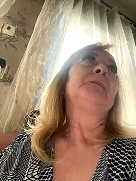 Irina2909xh online show from November 2025 09:37:02 AM