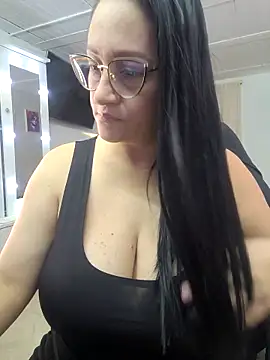 Ameliarizo online show from November 2025 10:01:01 PM