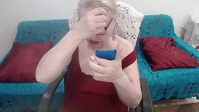 Snapshot of xHoneyLadyx chatting on July 2026 08:32:01 AM xHoneyLadyx online show from July 2026 08:32:01 AM