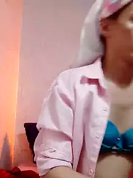 Snapshot of QueenSoreal chatting on February 2025 04:47:01 PM QueenSoreal online show from February 2025 04:47:01 PM