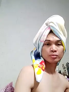 Snapshot of QueenSoreal chatting on February 2025 03:26:01 PM QueenSoreal online show from February 2025 03:26:01 PM