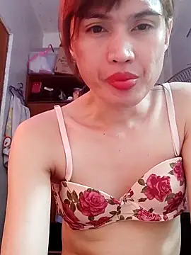 Snapshot of QueenSoreal chatting on February 2025 04:42:02 PM QueenSoreal online show from February 2025 04:42:02 PM