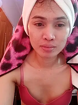 Snapshot of QueenSoreal chatting on February 2025 03:18:02 PM QueenSoreal online show from February 2025 03:18:02 PM