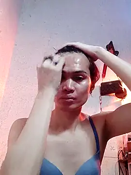 Snapshot of QueenSoreal chatting on February 2025 04:58:02 PM QueenSoreal online show from February 2025 04:58:02 PM