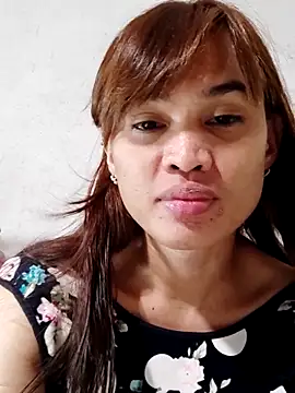 Snapshot of QueenSoreal chatting on September 2025 04:50:01 PM QueenSoreal online show from September 2025 04:50:01 PM