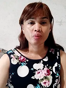 Snapshot of QueenSoreal chatting on September 2025 06:07:01 PM QueenSoreal online show from September 2025 06:07:01 PM