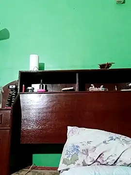 Snapshot of QueenSoreal chatting on September 2025 07:41:02 PM QueenSoreal online show from September 2025 07:41:02 PM