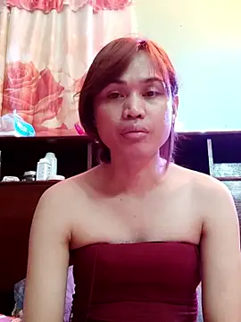 Snapshot of QueenSoreal chatting on October 2025 06:08:02 PM QueenSoreal online show from October 2025 06:08:02 PM