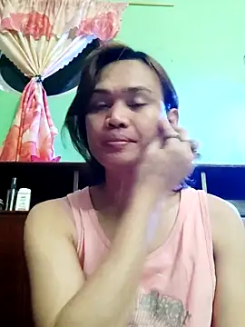 Snapshot of QueenSoreal chatting on October 2025 04:20:02 PM QueenSoreal online show from October 2025 04:20:02 PM