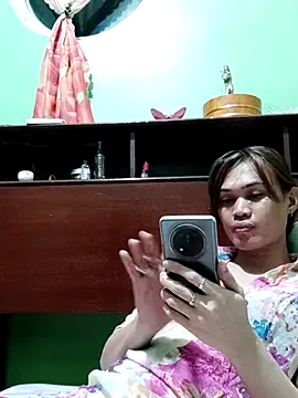 Snapshot of QueenSoreal chatting on November 2025 03:00:01 PM QueenSoreal online show from November 2025 03:00:01 PM