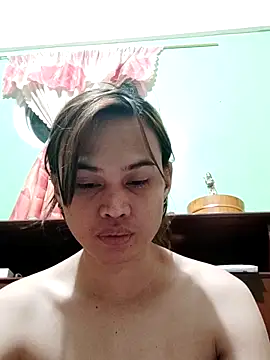 Snapshot of QueenSoreal chatting on November 2025 03:30:02 PM QueenSoreal online show from November 2025 03:30:02 PM