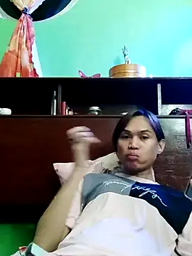 Snapshot of QueenSoreal chatting on November 2025 01:21:02 PM QueenSoreal online show from November 2025 01:21:02 PM