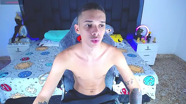 Snapshot of Nice_ButtX chatting on September 2025 03:24:02 PM Nice ButtX online show from September 2025 03:24:02 PM