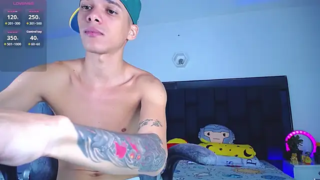 Snapshot of Nice_ButtX chatting on September 2025 03:14:01 PM Nice ButtX online show from September 2025 03:14:01 PM