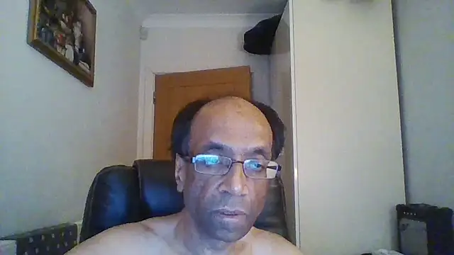 Snapshot of rauncher1 chatting on September 2025 08:05:01 AM rauncher1 online show from September 2025 08:05:01 AM