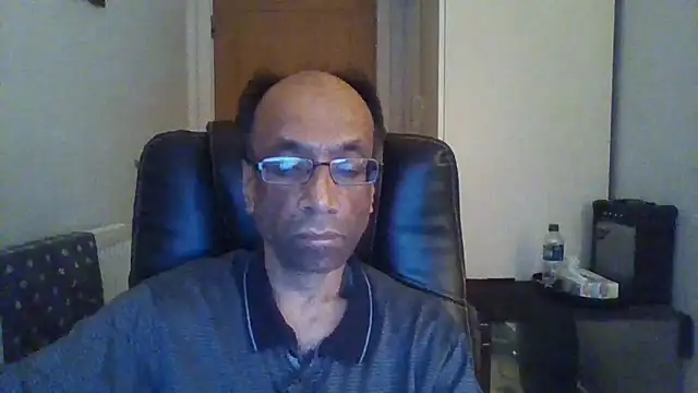 Snapshot of rauncher1 chatting on September 2025 11:52:01 PM rauncher1 online show from September 2025 11:52:01 PM