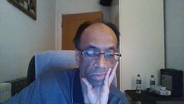 Snapshot of rauncher1 chatting on October 2025 11:27:01 PM rauncher1 online show from October 2025 11:27:01 PM