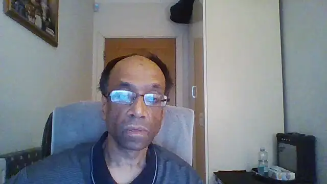 Snapshot of rauncher1 chatting on October 2025 08:15:02 AM rauncher1 online show from October 2025 08:15:02 AM