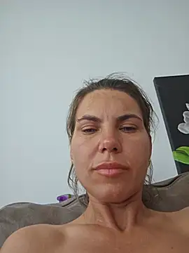 Snapshot of FeliciaKrige chatting on June 2026 03:39:02 PM FeliciaKrige online show from June 2026 03:39:02 PM