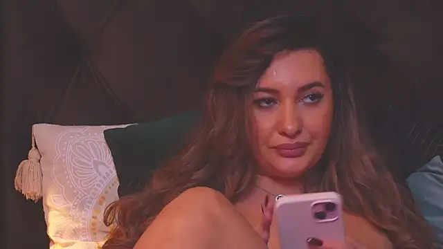 YaaraCollins online show from January 2025 07:52:02 AM