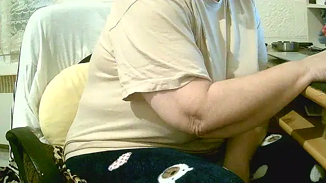 Snapshot of douceur63 chatting on April 2026 10:21:02 AM douceur63 online show from April 2026 10:21:02 AM