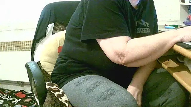 Snapshot of douceur63 chatting on April 2026 10:16:02 AM douceur63 online show from April 2026 10:16:02 AM