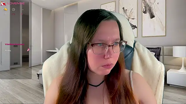 Victoria Romans online show from November 2025 06:21:01 PM