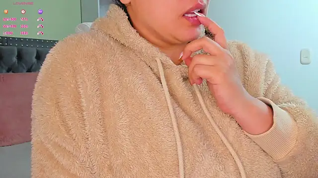 Kyllie B online show from November 2025 02:33:02 AM