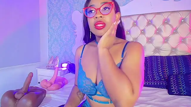 CaseyMoon online show from April 2026 12:43:01 PM