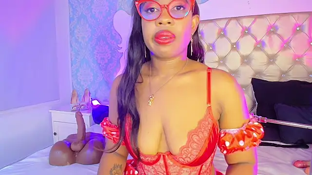 Snapshot of CaseyMoon chatting on May 2026 01:27:02 PM CaseyMoon online show from May 2026 01:27:02 PM