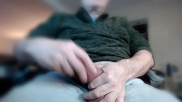 Snapshot of uk_dave_43 chatting on February 2026 09:18:02 PM uk dave 43 online show from February 2026 09:18:02 PM